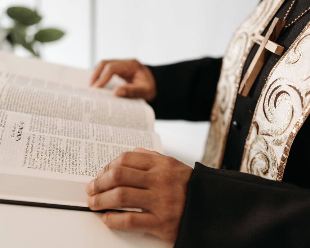 TEOLOGIA PASTORAL E ESTUDOS EM ACONSELHAMENTO BÍBLICO